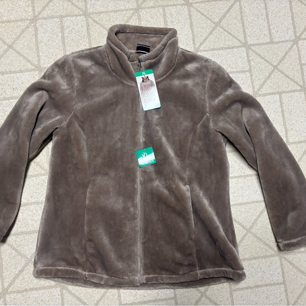 Izod Plush Fleece Jacket in Taupe/Goat Size XL $10